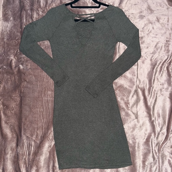 BNWT Lace-Up-Back Bodycon Dress - Picture 3 of 7